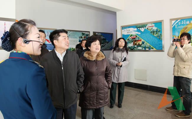 孔凡太书记在机场站参观指导 