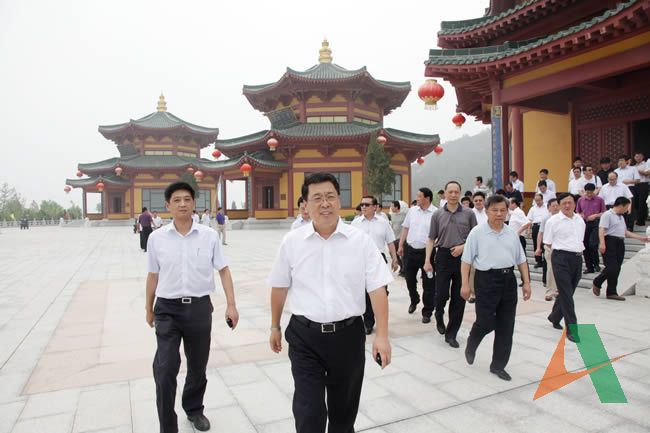 参观南山文化观光园