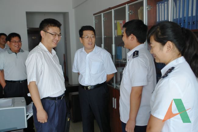 了解员工工作和生活情况