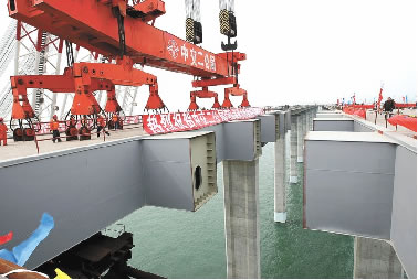 大沽河航道桥上午合拢
